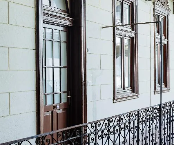 Ombre With Parking Option * Budapest